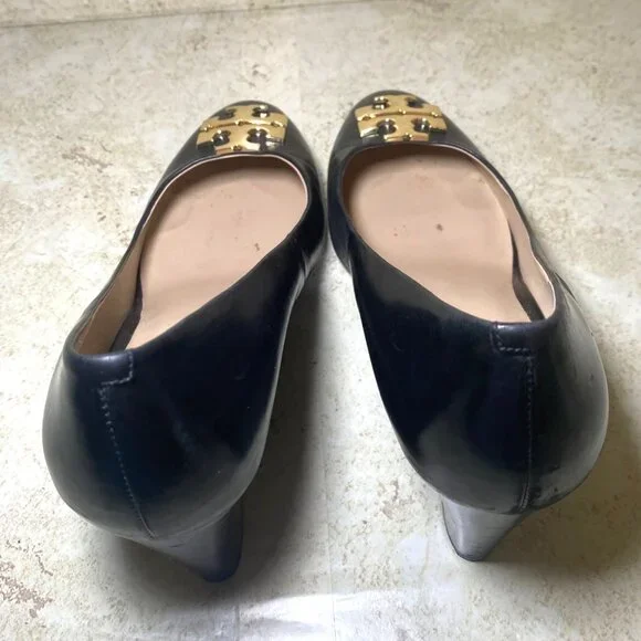 Tory Burch Black Leather Wedge Pumps Gold Logo Accent Elegant Comfortable - Picture 7 of 9